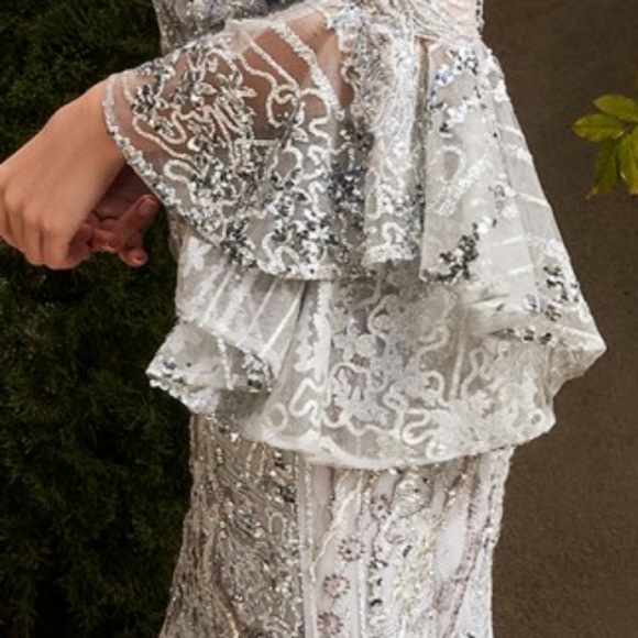 Formal dress - Picture 6 of 9